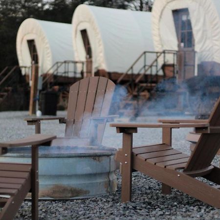 Smoky Hollow Outdoor Resort Covered Wagon Sevierville Bagian luar foto