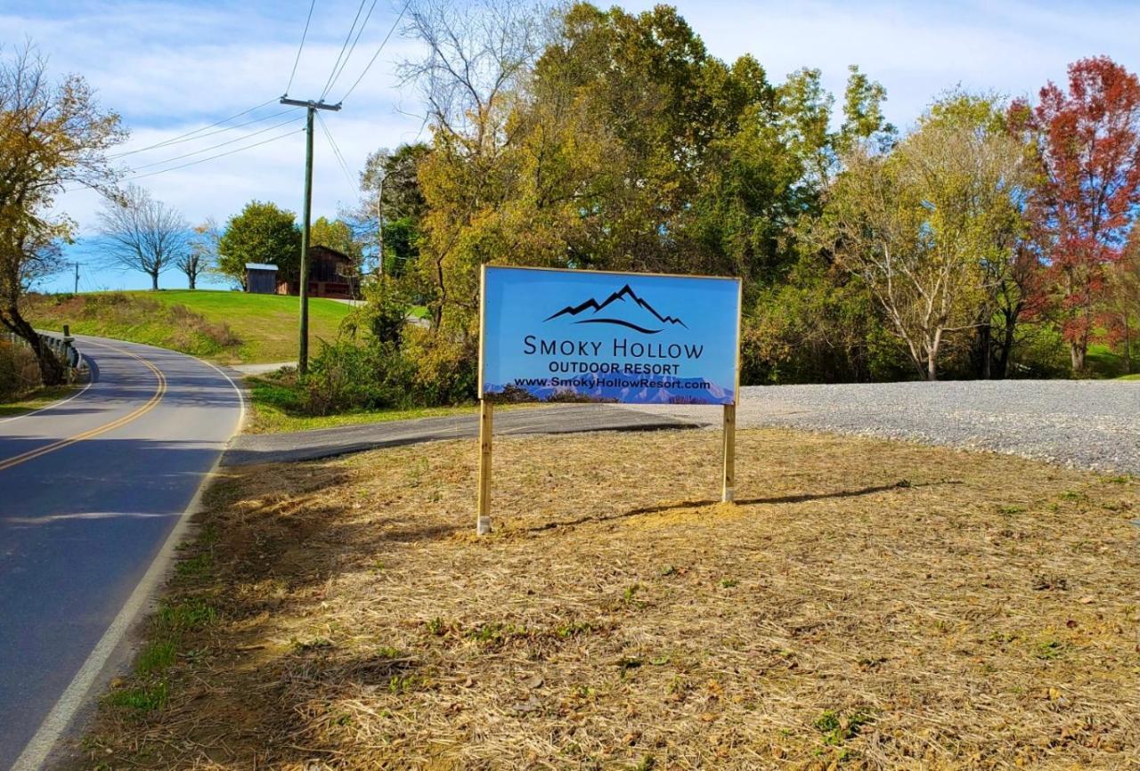 Smoky Hollow Outdoor Resort Covered Wagon Sevierville Bagian luar foto