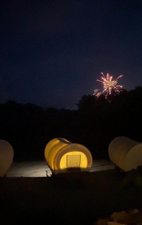 Smoky Hollow Outdoor Resort Covered Wagon Sevierville Bagian luar foto