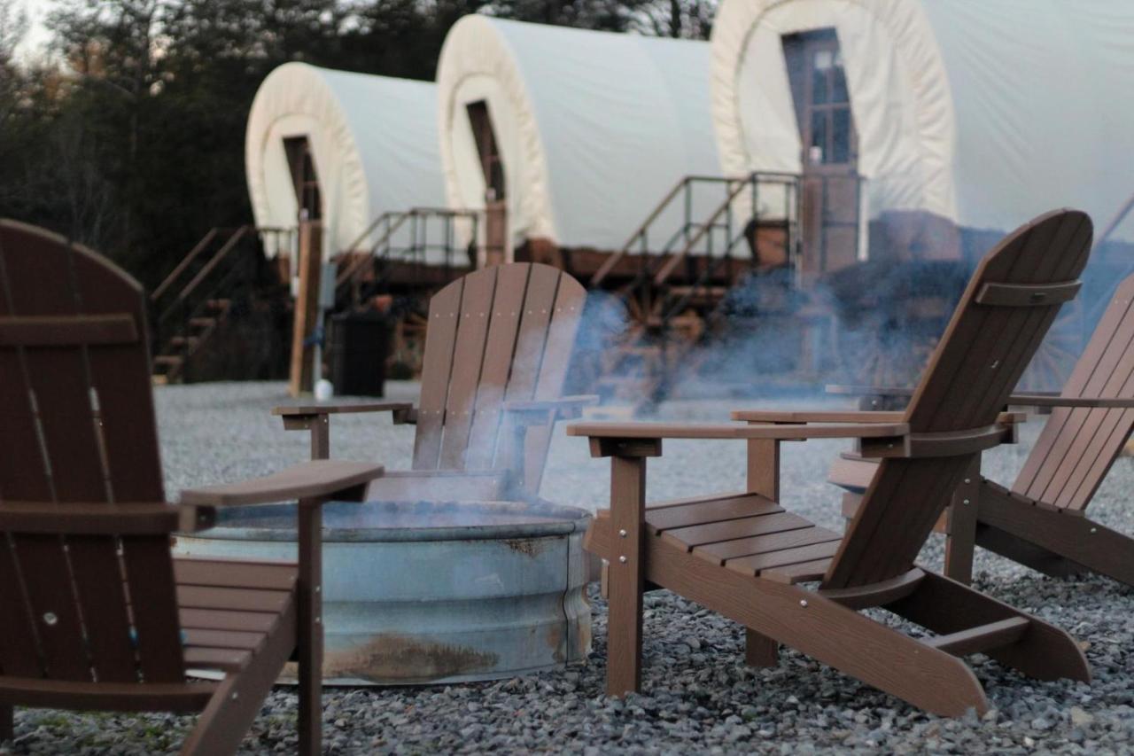 Smoky Hollow Outdoor Resort Covered Wagon Sevierville Bagian luar foto